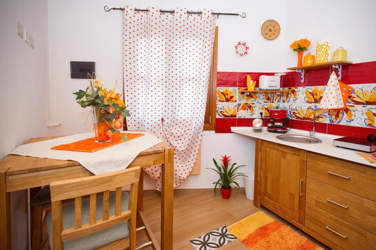 Holiday Room Sa Tebia Oristano Extérieur photo